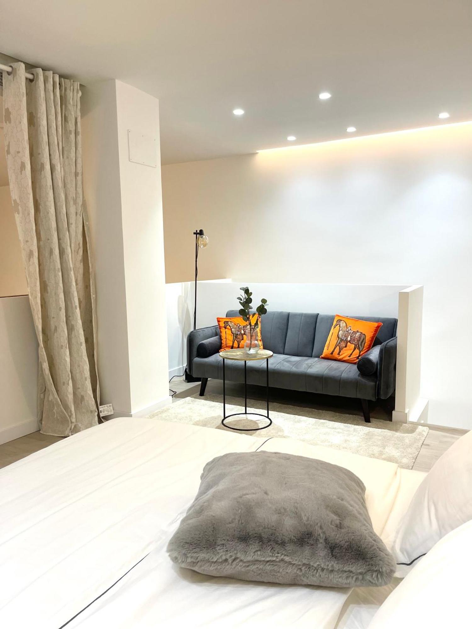 R&K Atocha Apartment Madrid Esterno foto